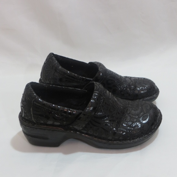 boc black mules
